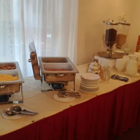 Hotel Aranysas Alsóörs